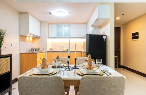 Pinagsama Apartment | Exec 1BR balcony @ Venice Mall Pool & Gym use
