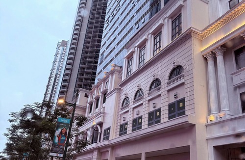 Bonifacio Global City Condo | Executive Suites 4 Bedroom Condo Uptown Parksuites Bgc