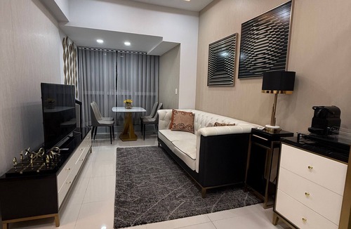 Bonifacio Global City Condo | Executive Suites 4 Bedroom Condo Uptown Parksuites Bgc