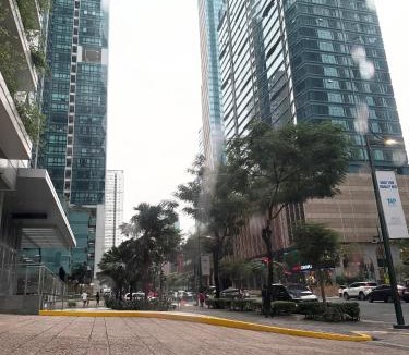 Bonifacio Global City House | Executive Suites 4 Bedroom Condo Uptown Parksuites Bgc