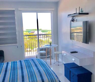 Bacolod Apartment | Explorer Suite 1004