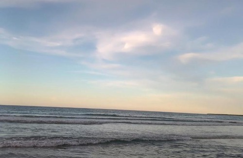 Gubat House | F&F Beachside Kubo Hub - Cozy Modern Kubo near Beach Surf Hub & Tourism Hub