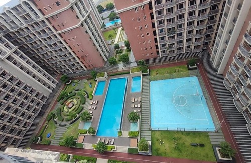 Paranaque Apartment | Facing Pool w Balcony MOA BP1741