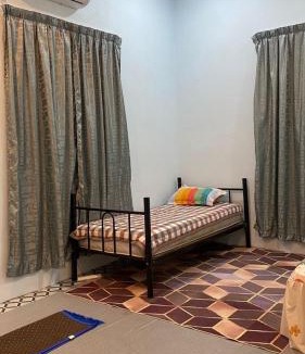 Padang Pasir Luas House | Family PCB Homestay