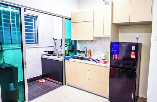 Salak South Apartment | Family Suites at Razak City by HCK