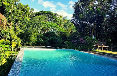 Maragondon House | Family Vacation Home with Private Pool: The 4Rest Resort Green Scenery