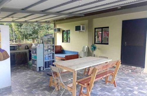 Botolan Other | Farm Stay Along River. 15 mins away from the Beach with Fiber Optic, Netflix