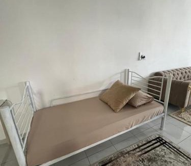 Ijok Apartment | Fatini Homestay Puncak Alam Musllim Only
