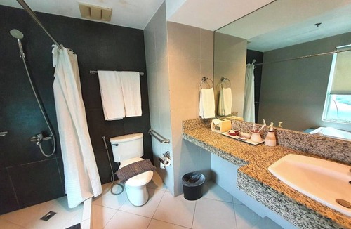 Palanan Hotel | Festive Hotel Makati