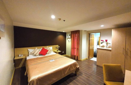 Palanan Hotel | Festive Hotel Makati