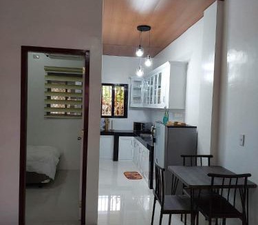 Tranca Apartment | FLB Apartelle Los Banos