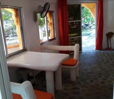 Torrijos Apartment | Flintstone Mini-Cave
