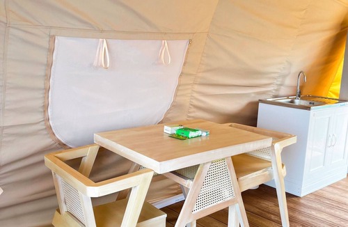 Kaputian Boat Rental | Floating Home in Reef Resort Unit 9