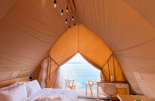 Kaputian Boat Rental | Floating Home in Reef Resort Unit 9