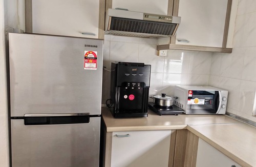 Taman Melaka Raya Apartment | Four Seasons Getaway Home