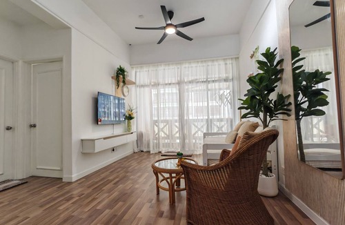 Taman Melaka Raya Apartment | Four Seasons Getaway Home
