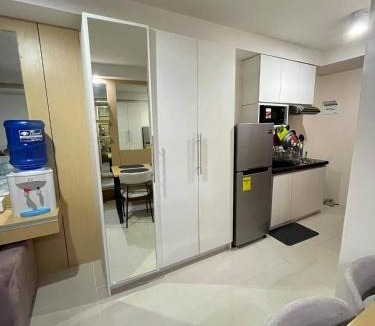 Mabolo Apartment | Free WI-FI and Pool Persimmon Condominium