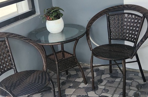 Lipa House | Friendly neighborhood with garden that you can relax while sipping your coffee.
