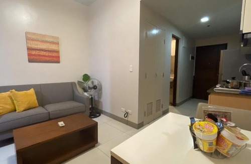 Bonifacio Global City Apartment | Full-Serviced Residential Apartment in One Uptown Residences, BGC