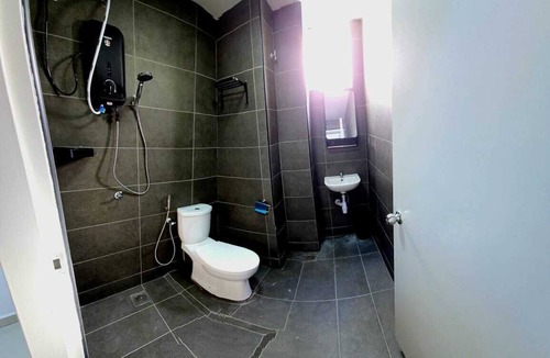 Masai Apartment | Fun-Filled Condo : Midas