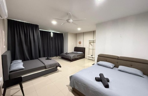 Gua House | FunkyVila1 18PAX 4BR Near188Tower, Artstreet, HTAA