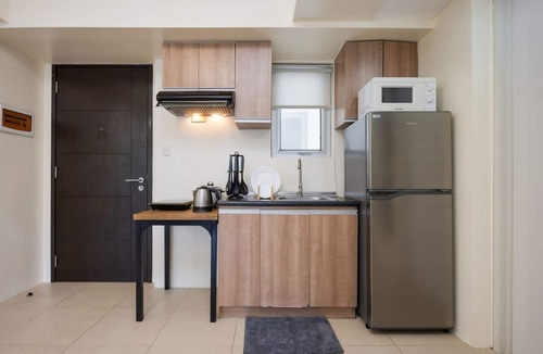 Lahug Apartment | Furnished 1BR | City View, WiFi, Netflix and Pool