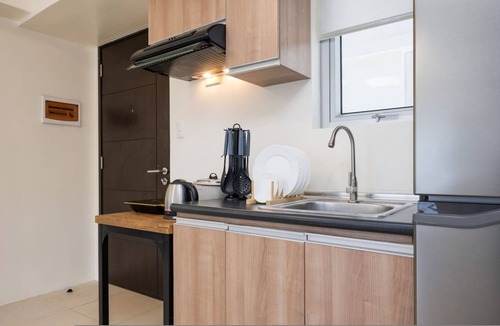 Lahug Apartment | Furnished 1BR | City View, WiFi, Netflix and Pool