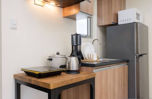 Lahug Apartment | Furnished 1BR | City View, WiFi, Netflix and Pool