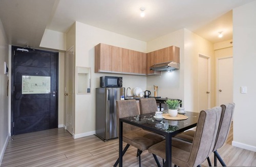 Lahug Apartment | Furnished 2BR | Amenity View, WiFi, Netflix and Pool