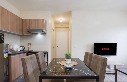 Lahug Apartment | Furnished 2BR | Amenity View, WiFi, Netflix and Pool