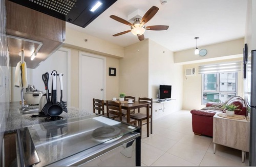 Lahug Apartment | Furnished 2BR | Amenity View, WiFi, Netflix and Pool