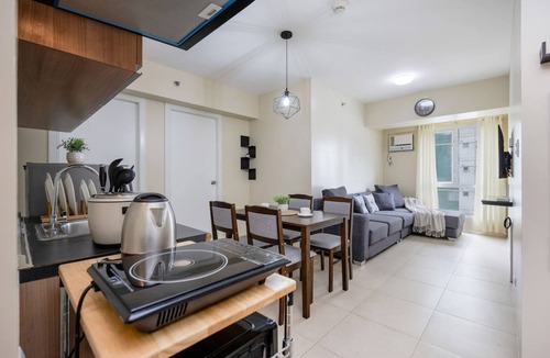Lahug Apartment | Furnished 2BR | Amenity View, WiFi, Netflix and Pool