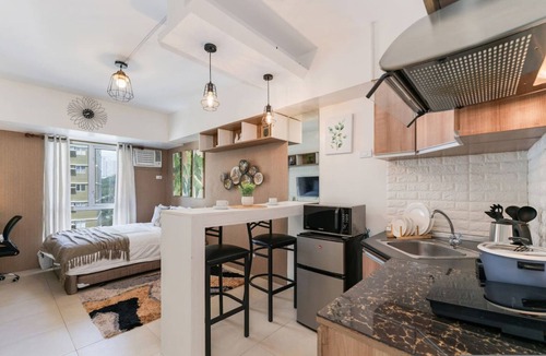 Cebu Apartment | Furnished Studio | Amenity View, WiFi, Netflix and Pool