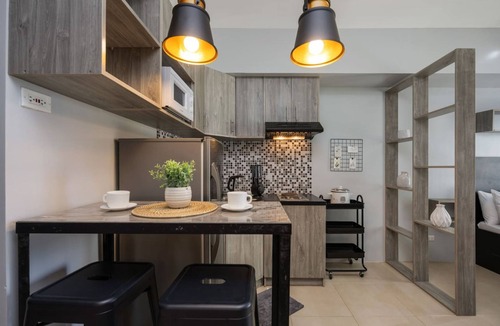 Cebu Apartment | Furnished Studio | Amenity View, WiFi, Netflix and Pool