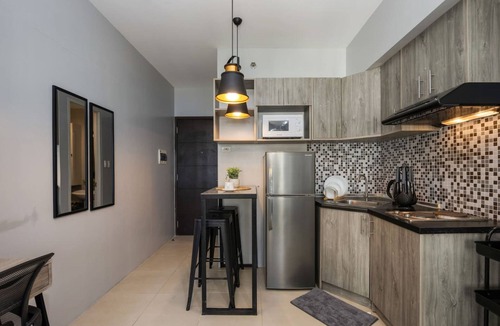 Cebu Apartment | Furnished Studio | Amenity View, WiFi, Netflix and Pool