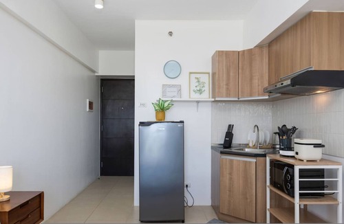 Cebu Apartment | Furnished Studio | City View, WiFi, Netflix and Pool
