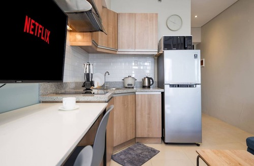 Cebu Apartment | Furnished Studio | City View, WiFi, Netflix and Pool