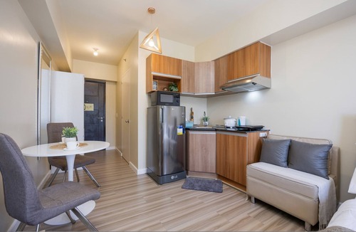 Lahug Apartment | Furnished Studio | City View, WiFi, Netflix and Pool