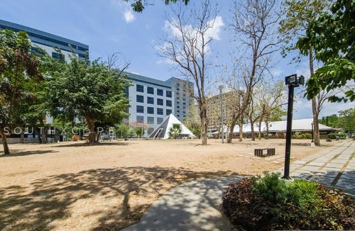 Lahug Apartment | Furnished Studio | City View, WiFi, Netflix and Pool