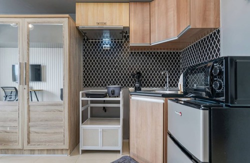 Cebu Apartment | Furnished Studio | City View, WiFi, Netflix and Pool