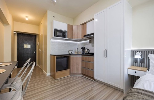 Cebu Apartment | Furnished Studio | Pool View, WiFi, Netflix and Pool