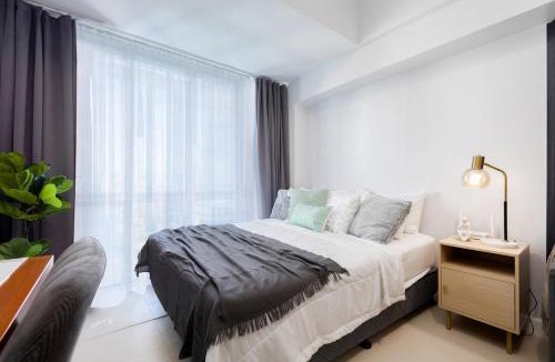 Cebu Apartment | Furnished Studio Rental in Prime Cebu IT Park with Gym, Pool, Fast WiFi and Netflix