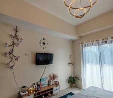 Minglanilla Apartment | Fyangz Mini Karaoke Condo Staycation