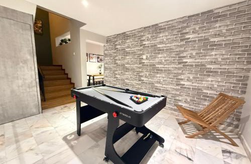 Taman Intan House | Galaria4 4BR 16PaxNearTC, DinosaurLand, PS4, Netflix