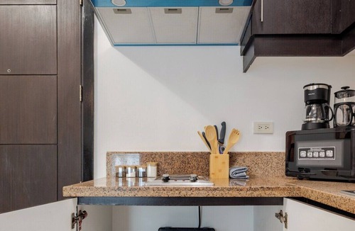 Barangka Ilaya Condo | Gateway Regency 1BR—Walk to MRT Boni with Pool & Gym