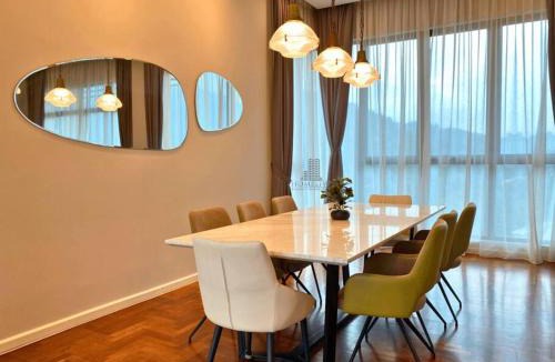 Genting Highlands Apartment | Genting Penthouse Vista Residences, 5BR & 5Baths, Up to 24Pax, Hill View, Bathtub, Streaming Device, Fully AC,4 Private Cars Park