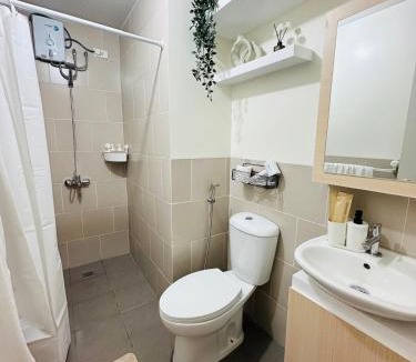 Binan City Apartment | Getaway Haven at Southwoods, Biñan with Fast Internet