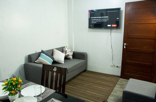 Imus Apartment | Gibbz Apartelle (Unit 206)