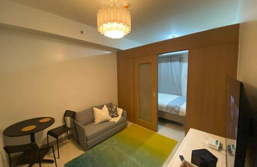 South Triangle Apartment | Glam Residences - Besides to GMA & MRT Kamuning