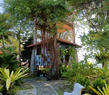 Kampung Sungai Raga House | Golden Snapper Guest House